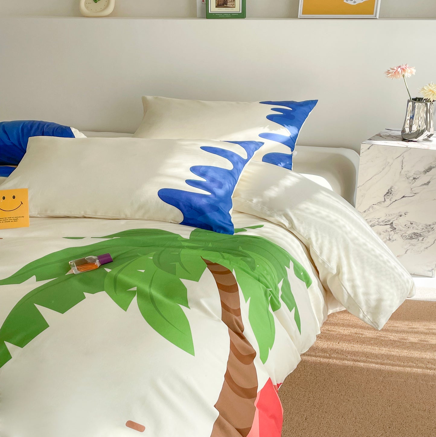 Tropical and coastal bedding sets with ocean themes, featuring vibrant tropical designs and serene seaside inspirations, perfect for beach lovers.