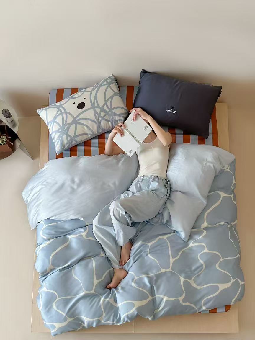 Fluffy Escape · 100% Tencel Bedding Set