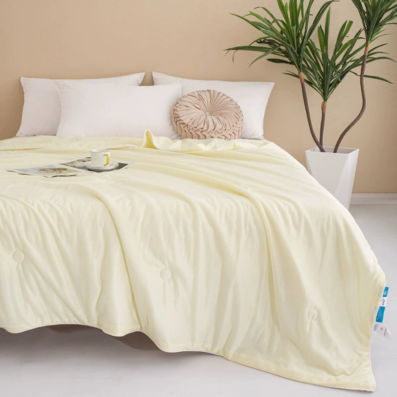 Featherlight Cooling Comforter