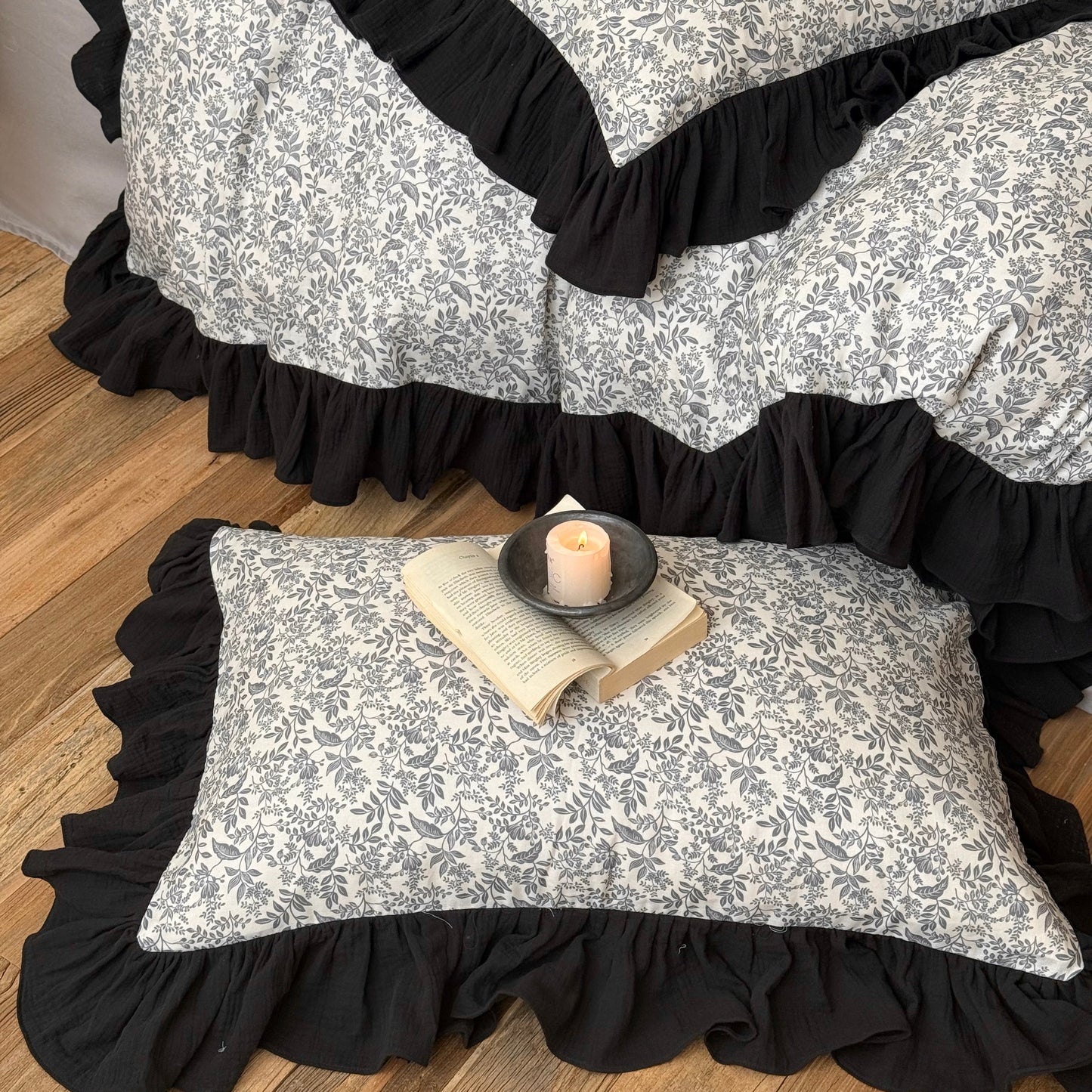 Noir Garden · Muslin Cotton Bedding Set