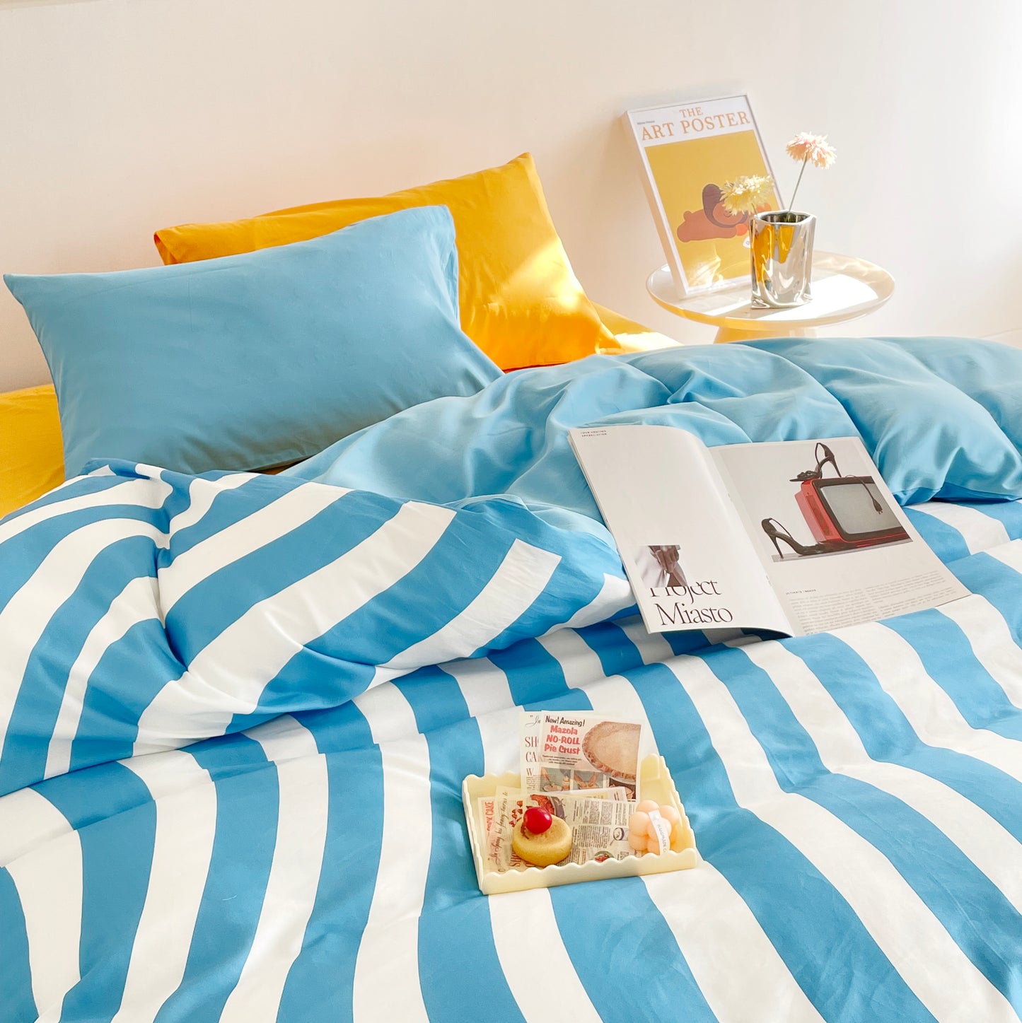 Modern color block bedding set in twin size, featuring bold and contrasting hues for a stylish and vibrant bedroom look.