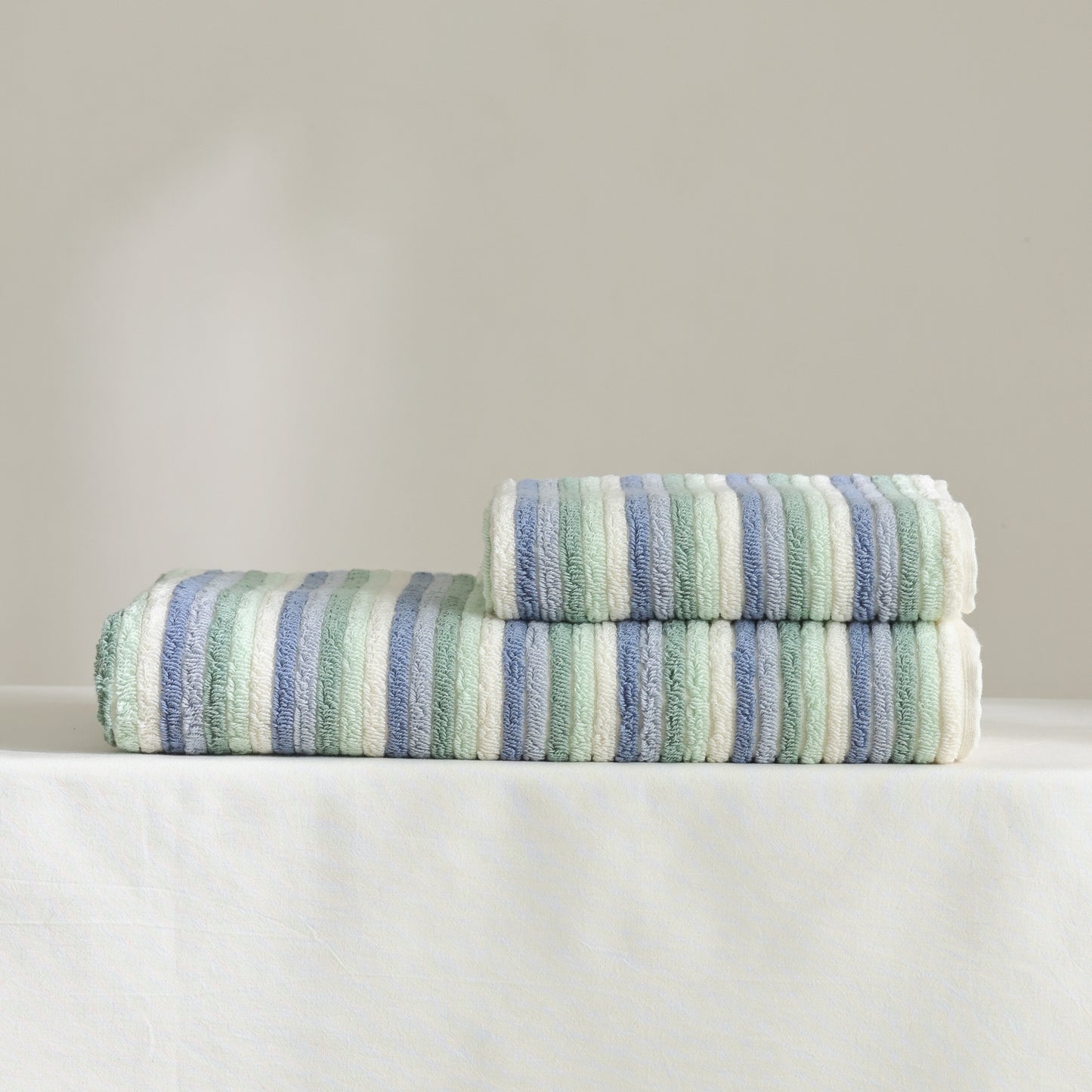Spring's Embrace · Cotton Bath Towel
