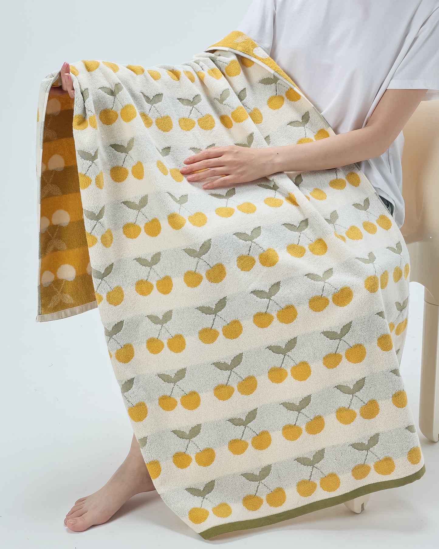 Sweet Cherry · Cotton Bath Towel
