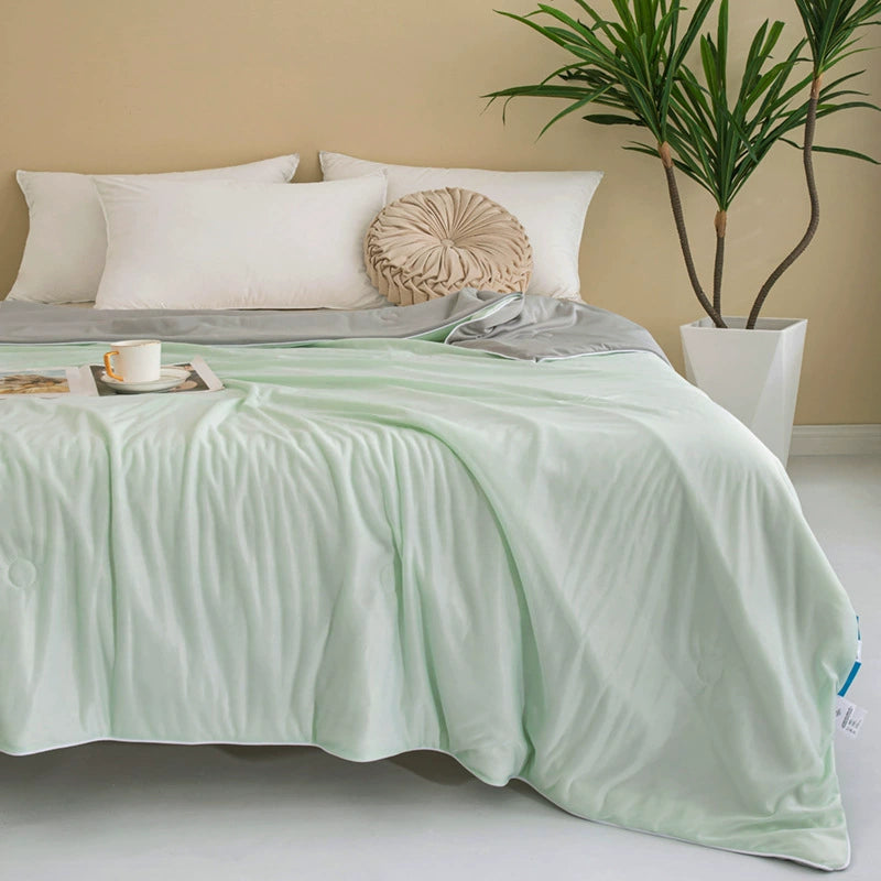 Featherlight Cooling Comforter