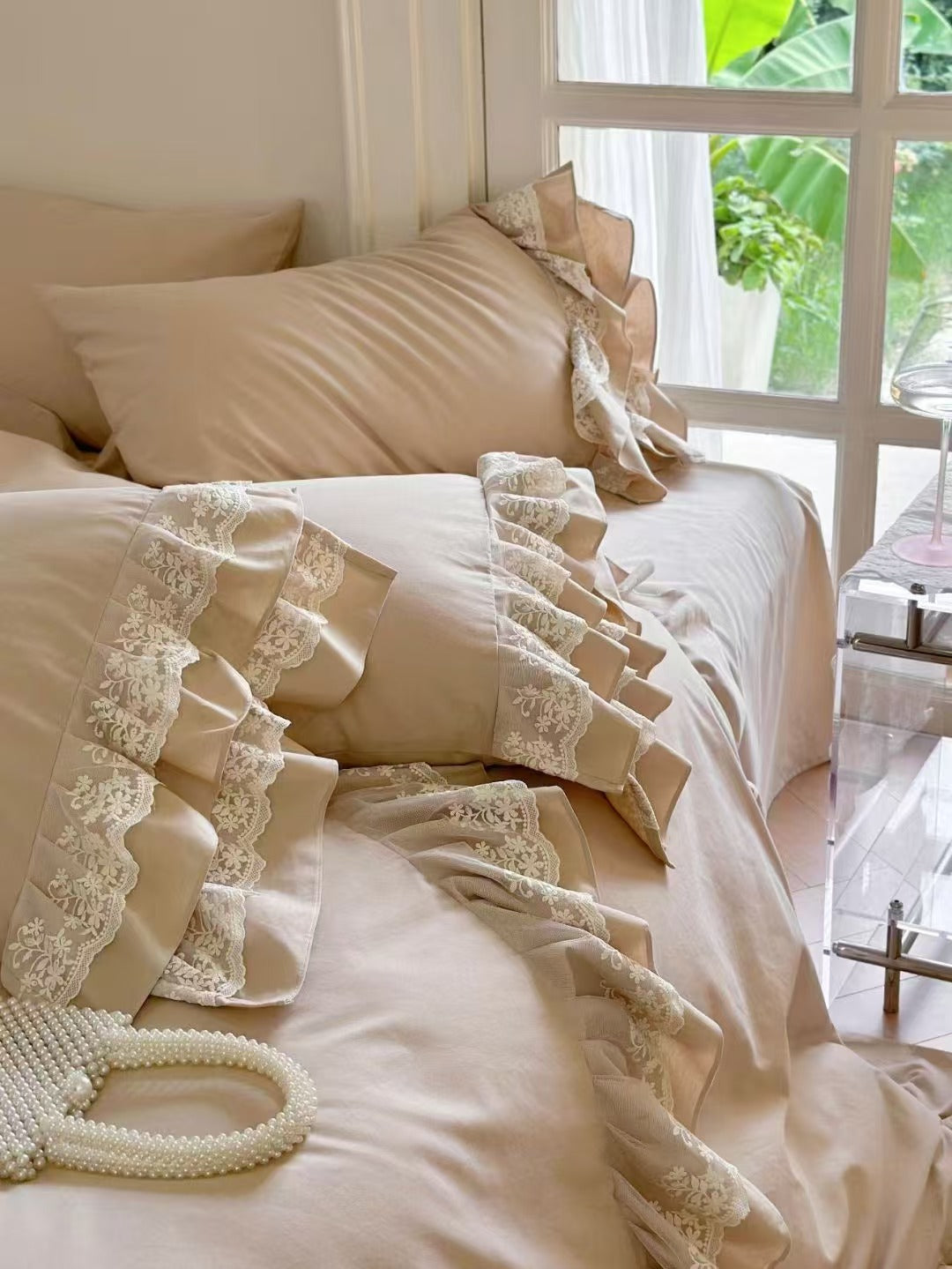 Vintage lace bedding set featuring delicate lace accents and classic design, adding timeless charm and elegance to your bedroom decor.