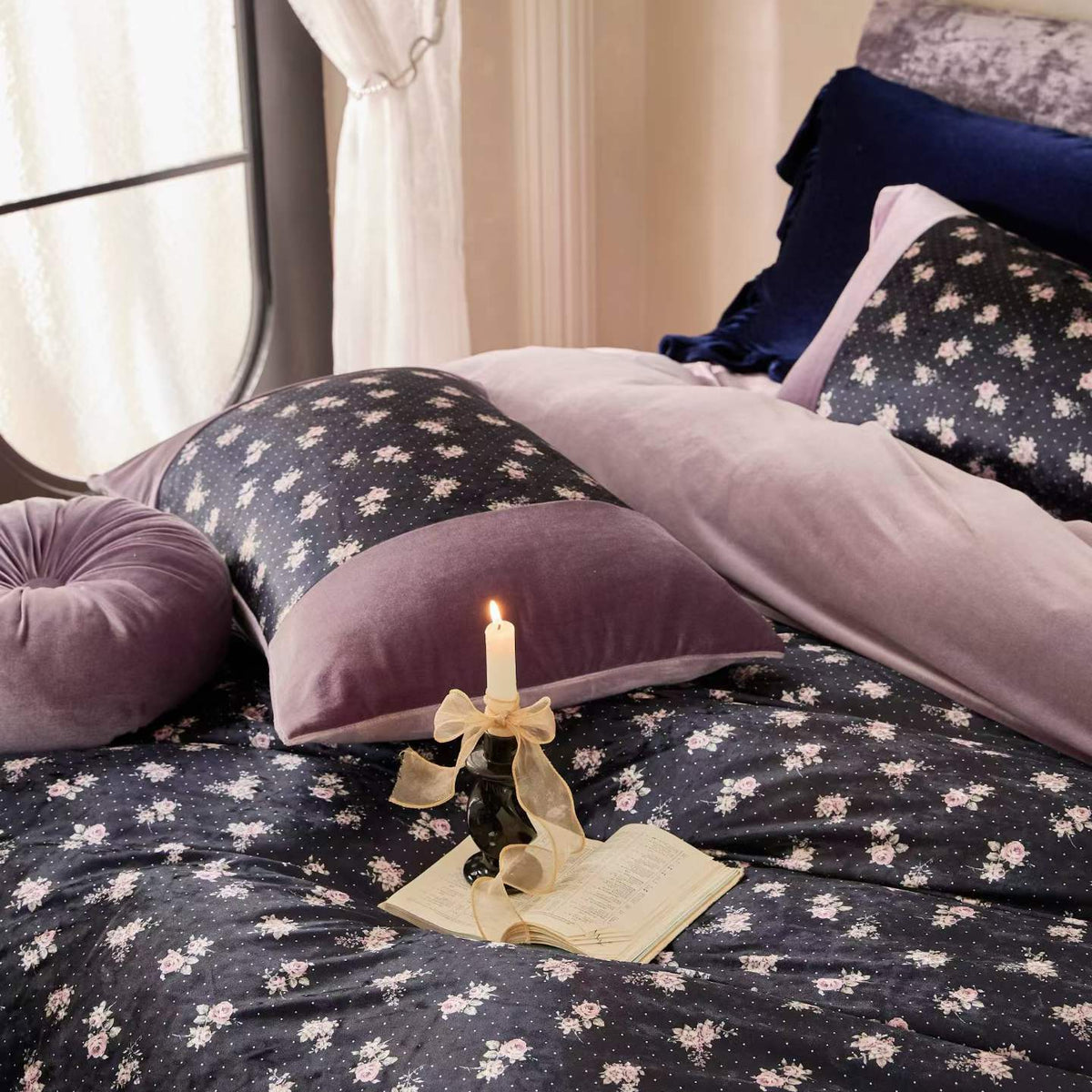 A Glimmer · Milk Fleece Bedding Set