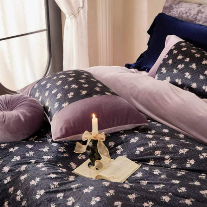 A Glimmer · Milk Fleece Bedding Set