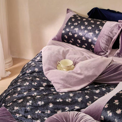 A Glimmer · Milk Fleece Bedding Set