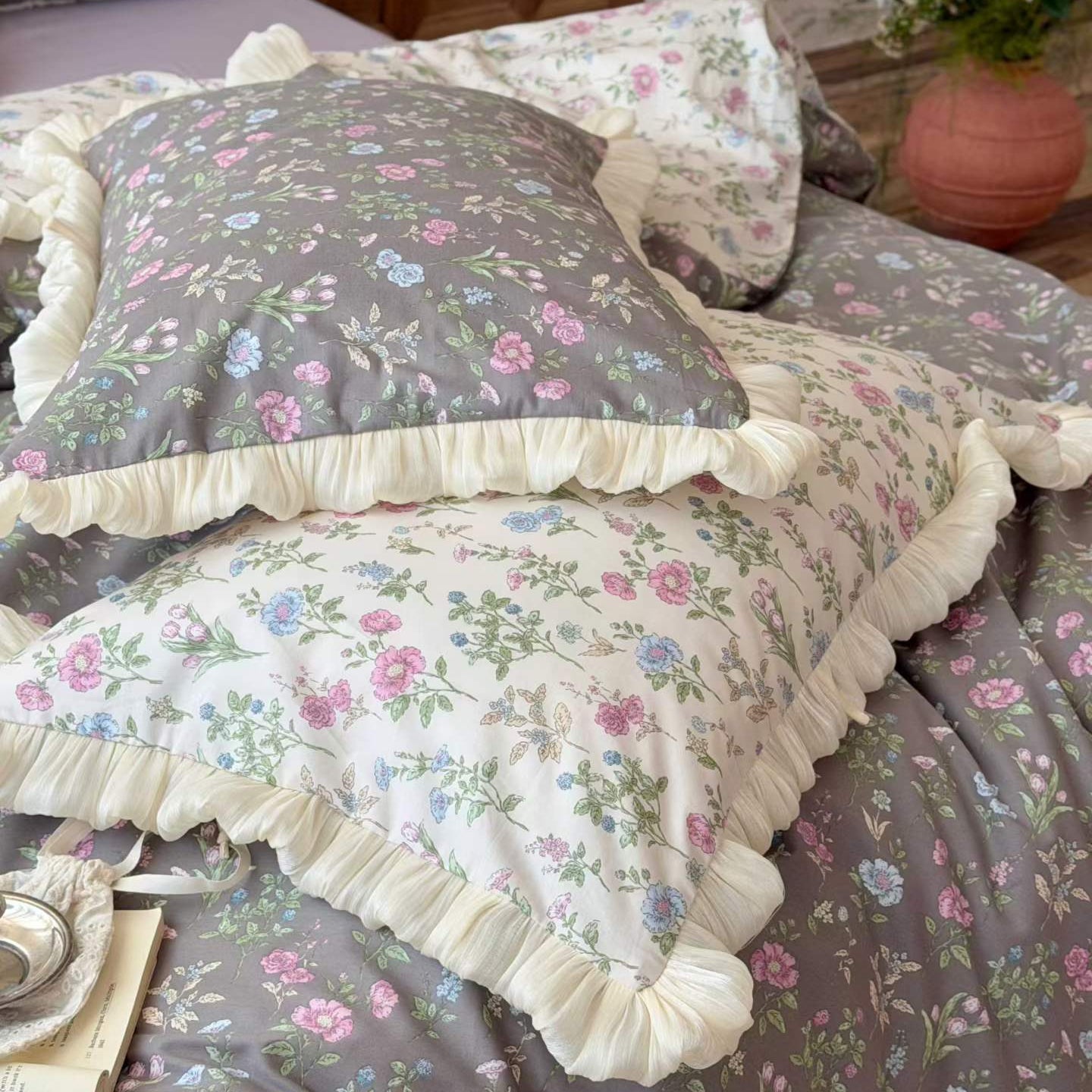 Belina · 100% Long Staple Cotton Bedding Set