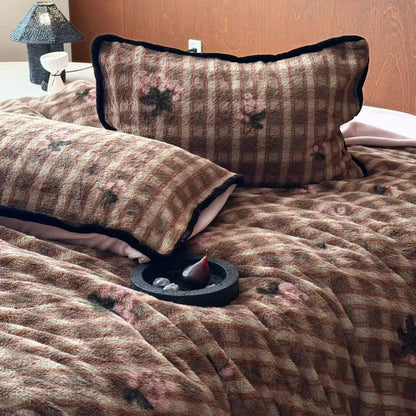 Berry Cocoa · Milk Fleece Bedding Set