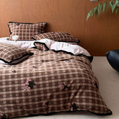 Berry Cocoa · Milk Fleece Bedding Set