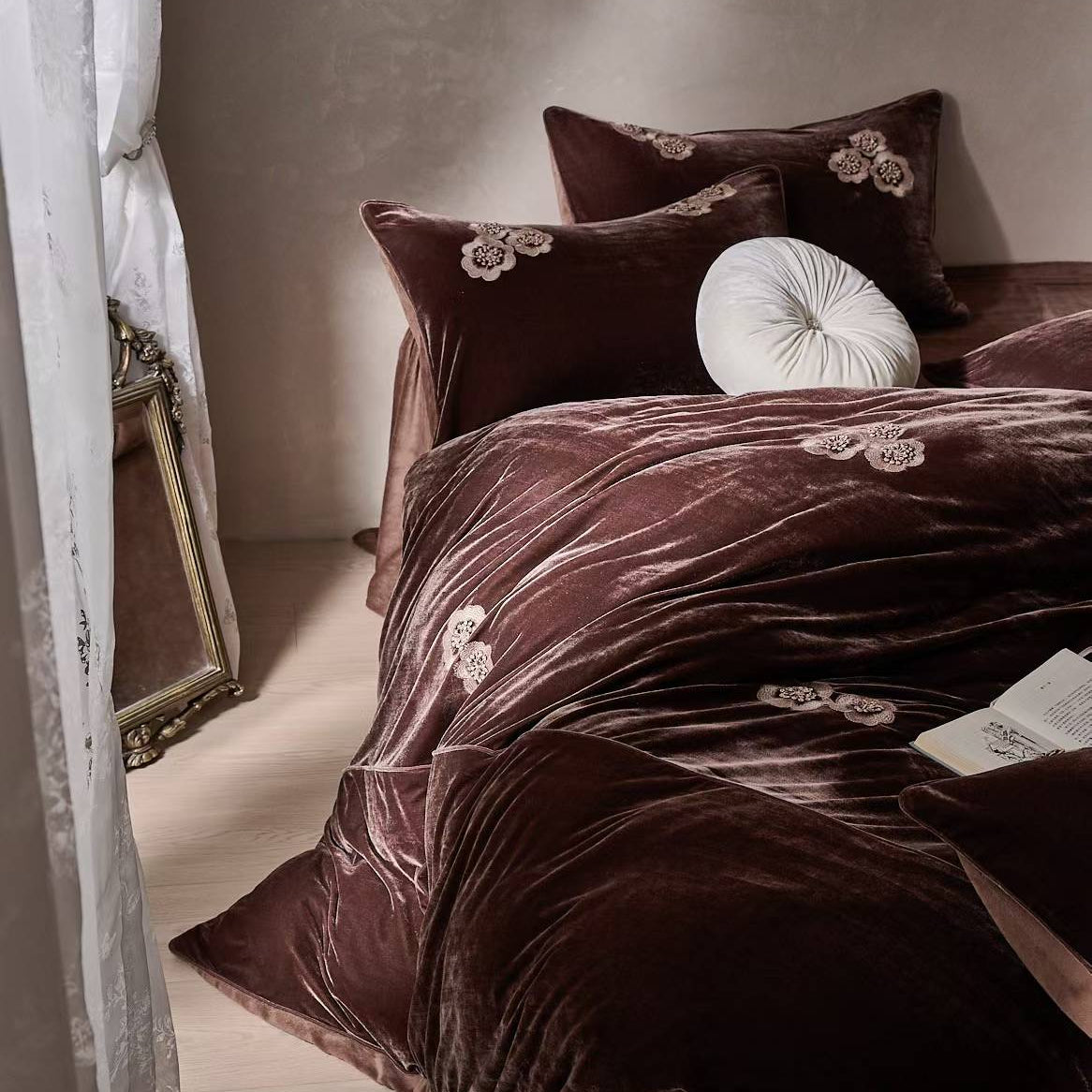 Hana Well · Faux Velvet & Milk Fleece Bedding Set