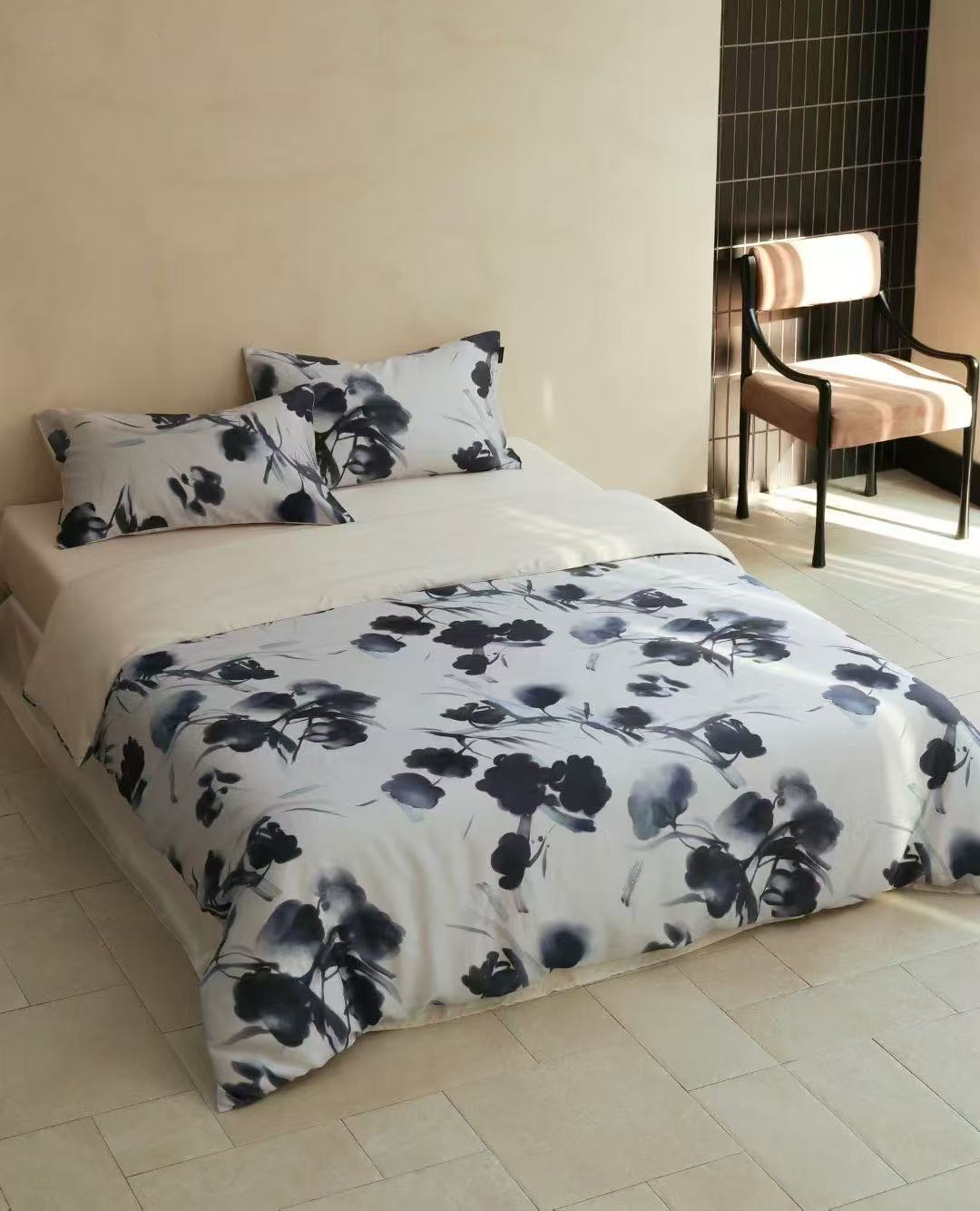 Midnight Garden · 100% Tencel™ Bedding Set
