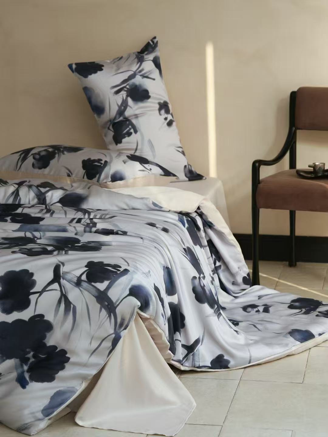 Midnight Garden · 100% Tencel™ Bedding Set
