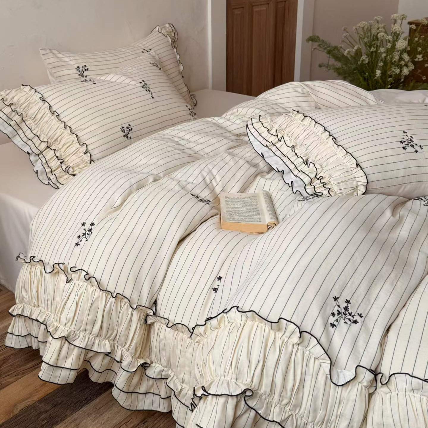 Petite Ruffle · Muslin Cotton Bedding Set