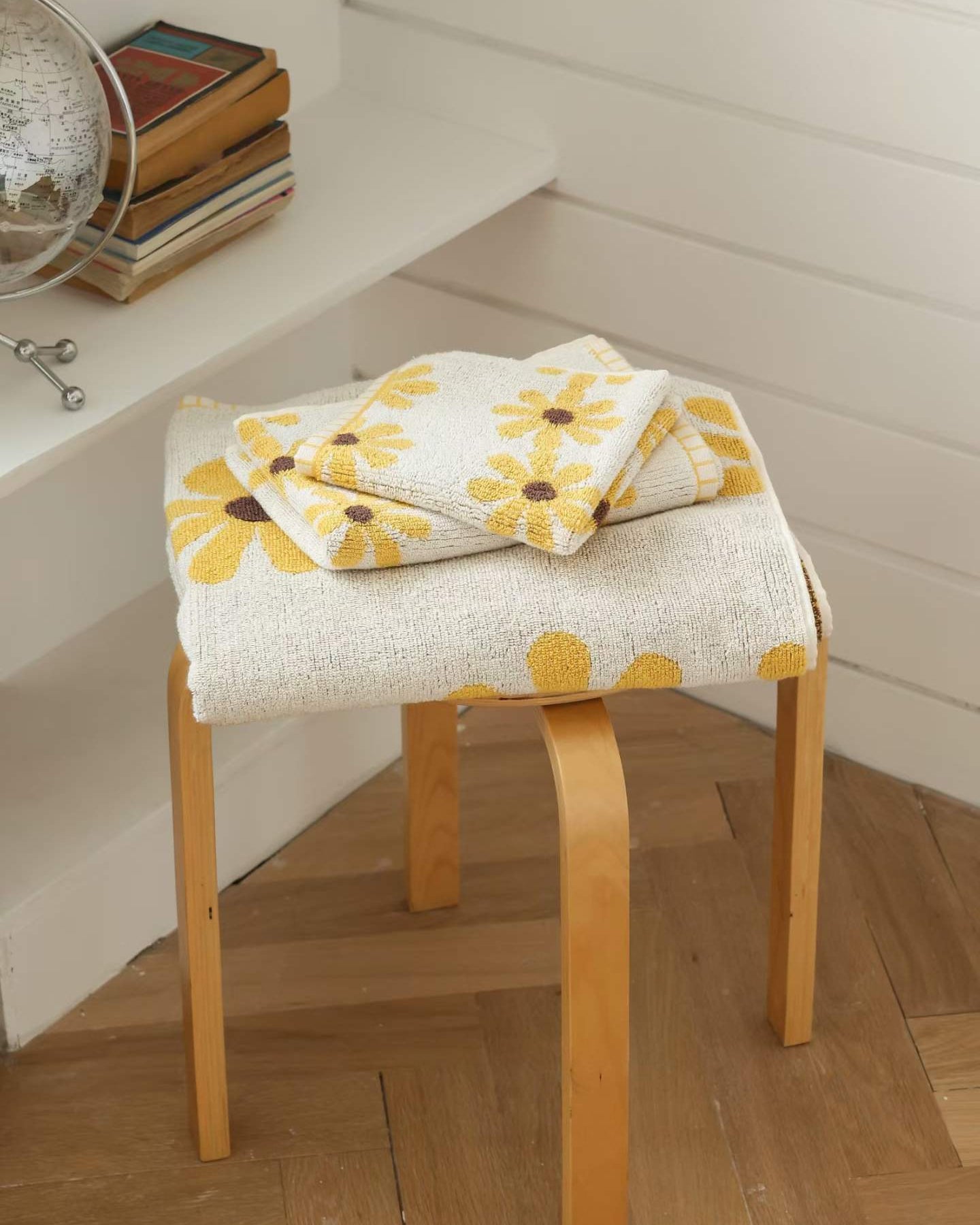 Sweet Daisy · Cotton Bath Towel