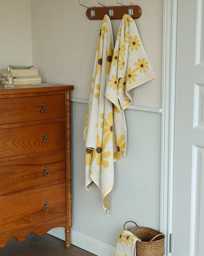Sweet Daisy · Cotton Bath Towel