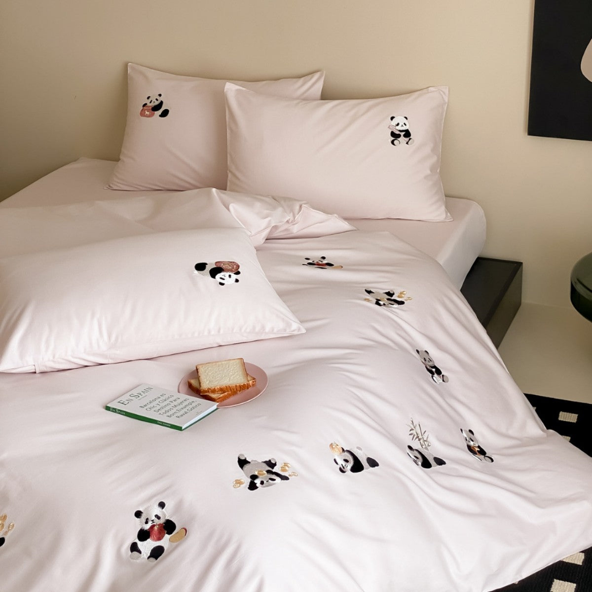 Panda Hugs · 100s Long Staple Cotton Bedding Set